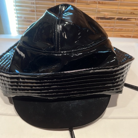 Burberry Black Rain Hat With Front Bill Burberry Logo On Back Ties At Neck M/L - Picture 7 of 8